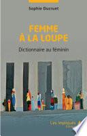 Femme à la loupe